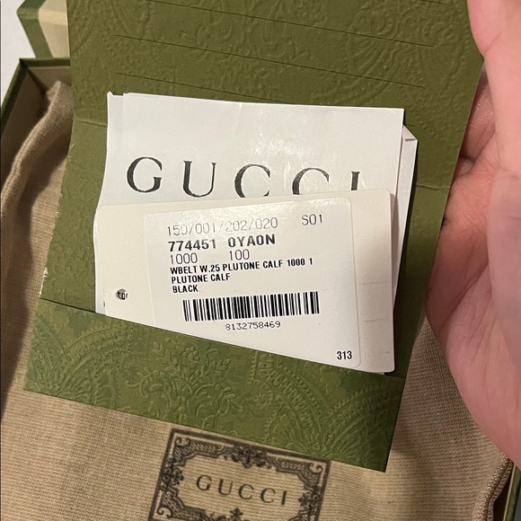 Women’s Gucci Leather Black Belt with Silver GG Buckle